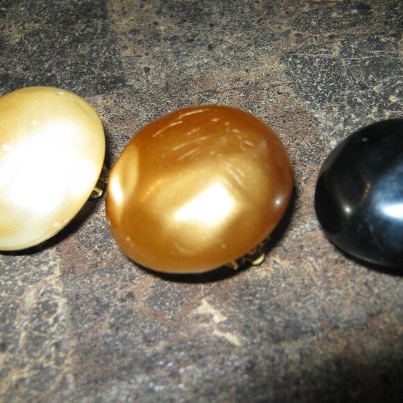Vintage Carolee Clip-on's - Gold, Champaign & Black. - Picture 2 of 5